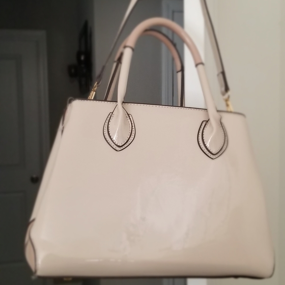 Adrienne Vittadini Crossbody - Picture 3 of 10